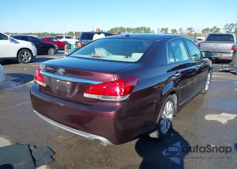 2011 Toyota Avalon Limited z USA, uszkodzony, nr VIN 4T1BK3DB6BU431269